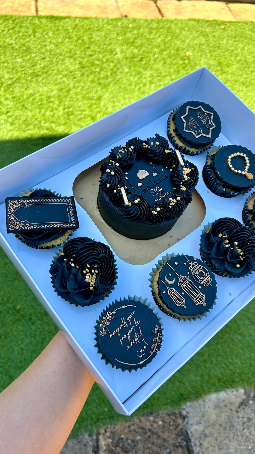 Bespoke Bento Cake & Cupcake Set