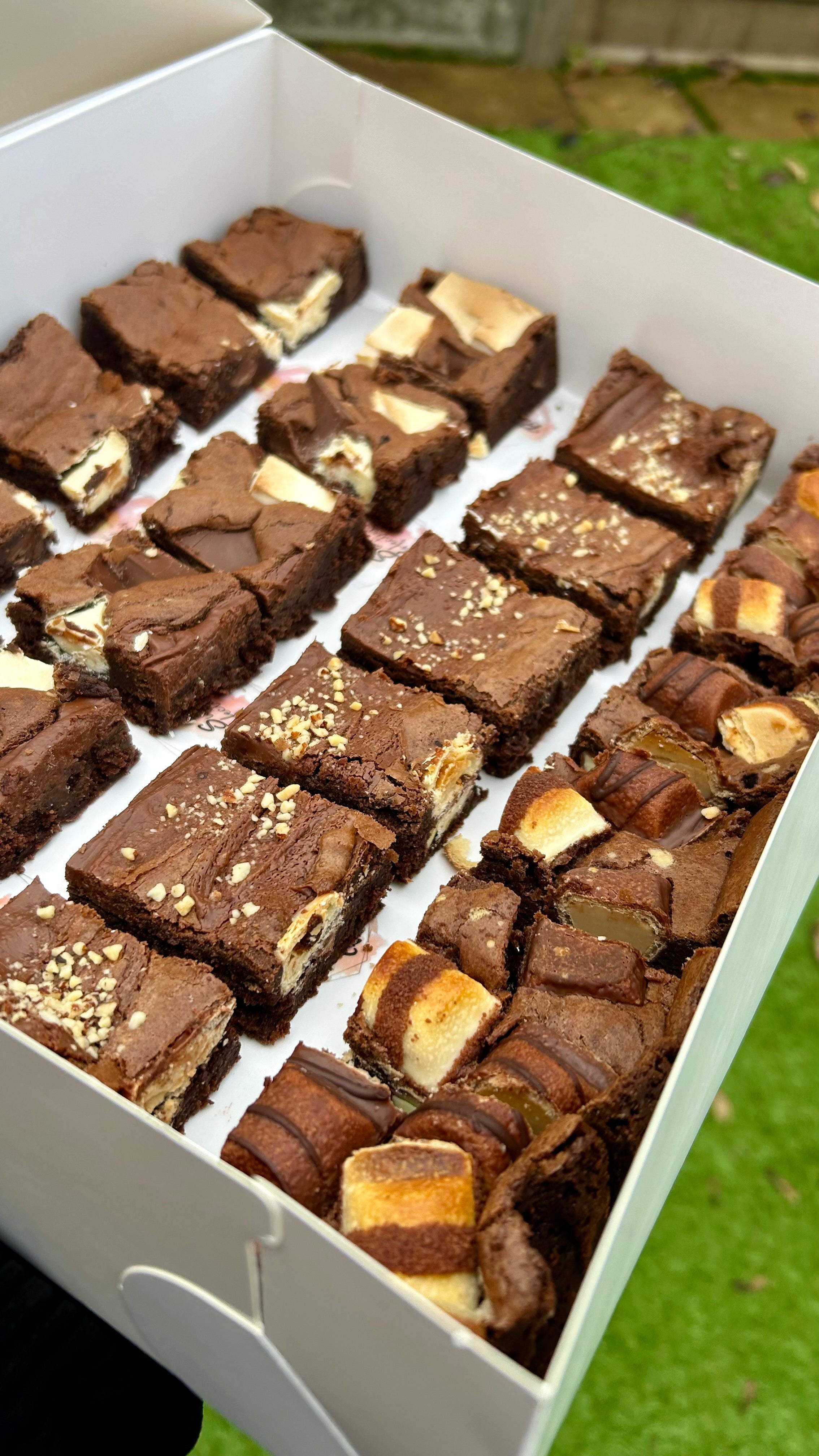 Assorted Box of 4 Brownies