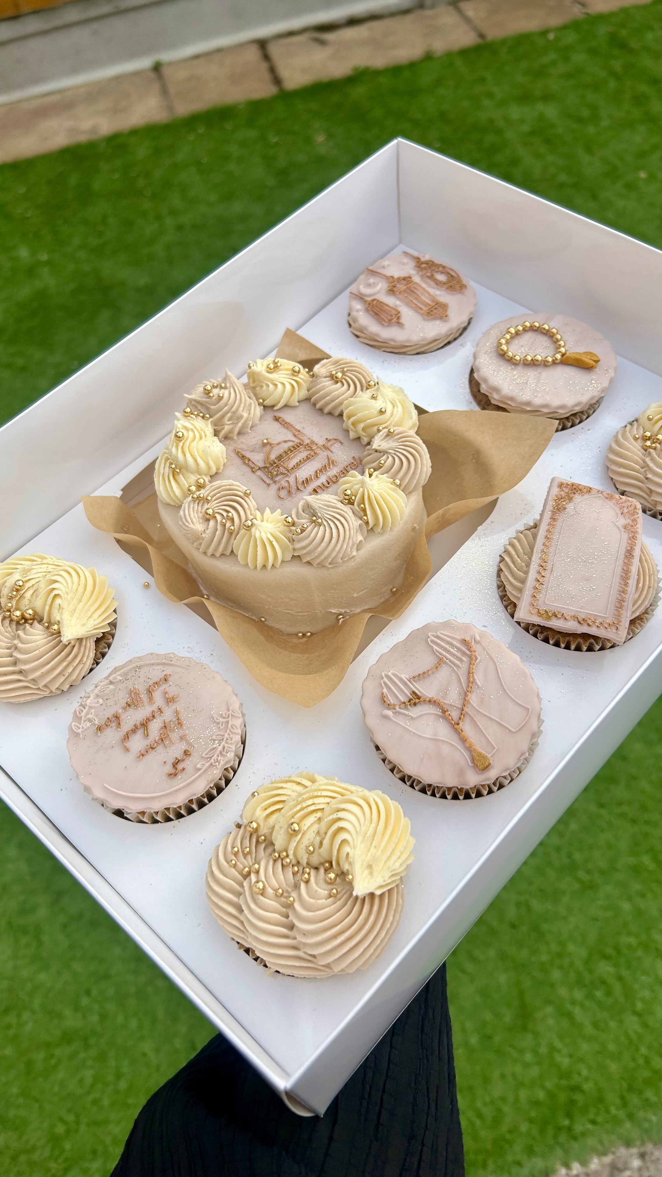 Bespoke Bento Cake & Cupcake Set