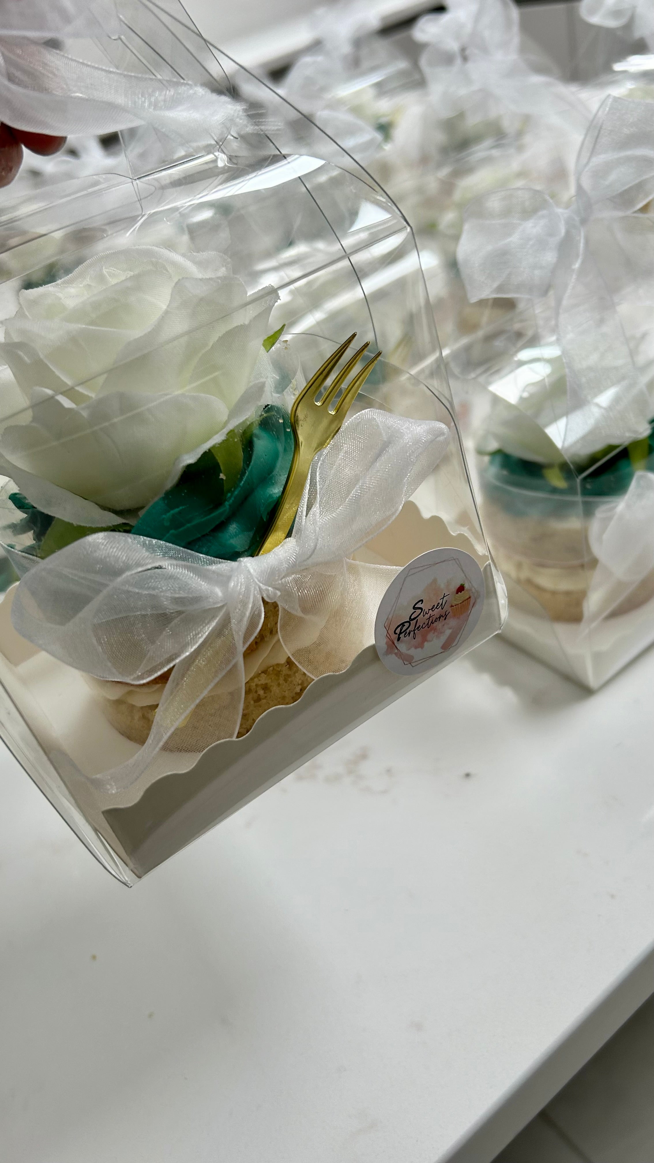 Mini Cakelettes